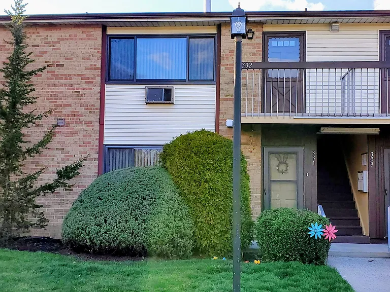 331 Cricket Ln #A — Photo 2