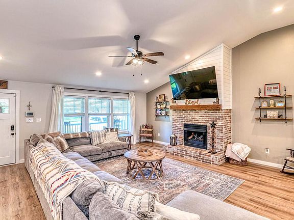 4th image of 130 Stage Rd