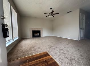 8117 Foxfire Ln APT C, White Settlement, TX 76108