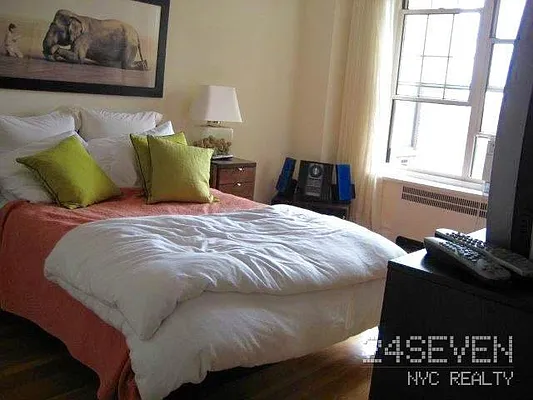 Rented by 24 7 NYC Realty Inc. | media 8