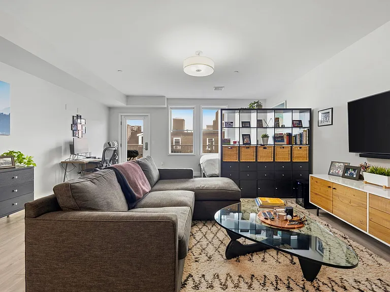 70 Bremen St #407 — Photo 10