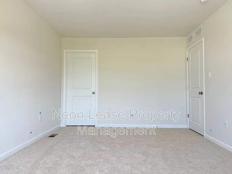 529 Colette St — Photo 11