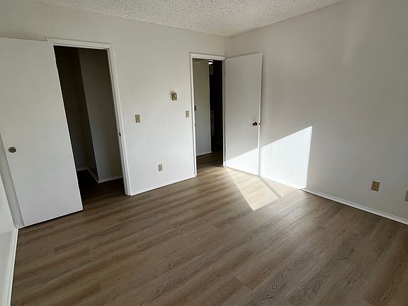 4th image of 11040 SW Greenburg Rd APT 206