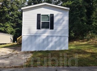 3 Poole Cir, Ellenwood, GA 30294