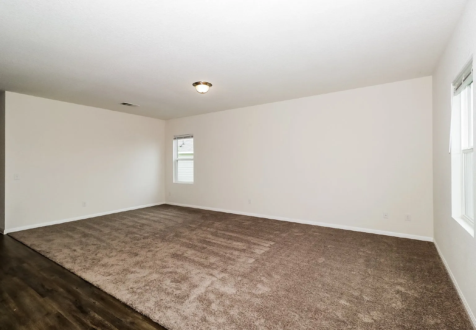 4 bed, 2.0 bath, 1827 sqft, $1,900 — Photo 3