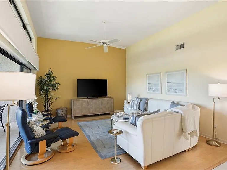 7048 Pelican Bay Blvd #C-302 — Photo 7