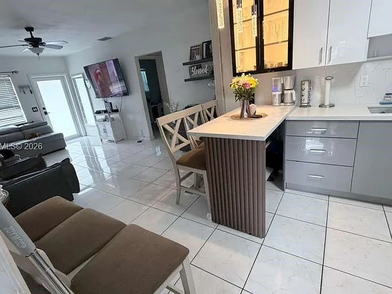 3610 SW 39th Ave #3610 — Photo 8