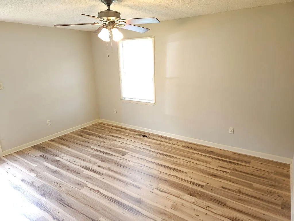 2 bed, 940 sqft, $1,100 — Photo 2