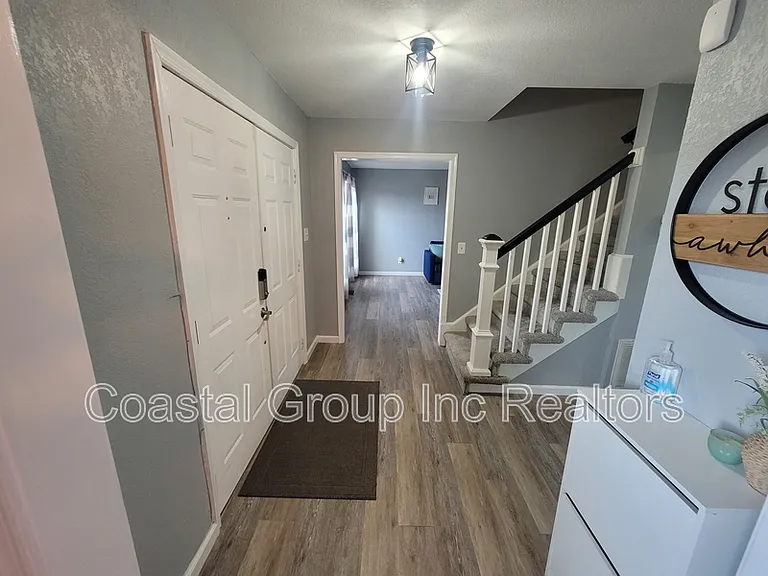 1012 Meadowview Pl — Photo 5
