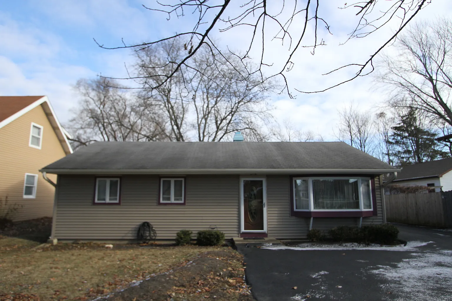 1051 N Midlothian Rd photo 1