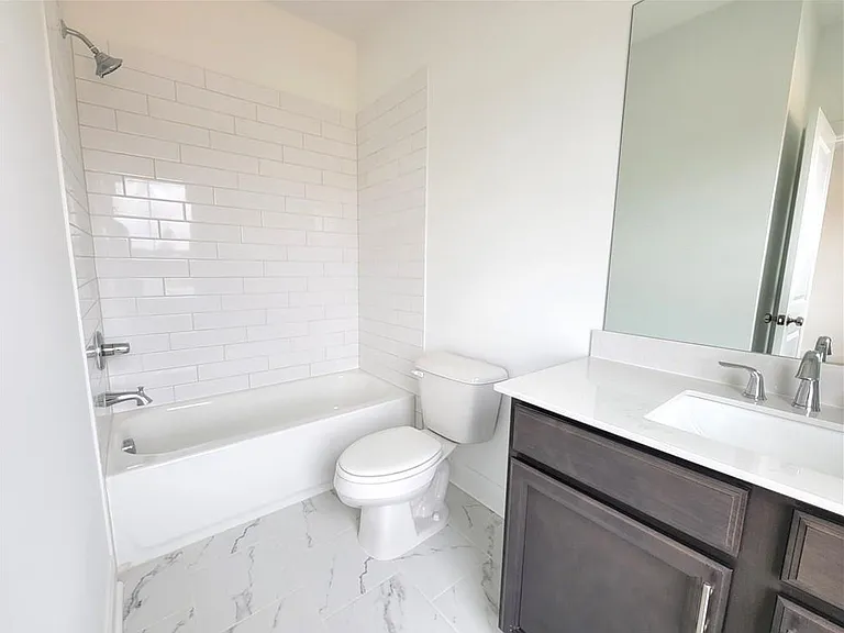 4802 Larkin Pass — Photo 17