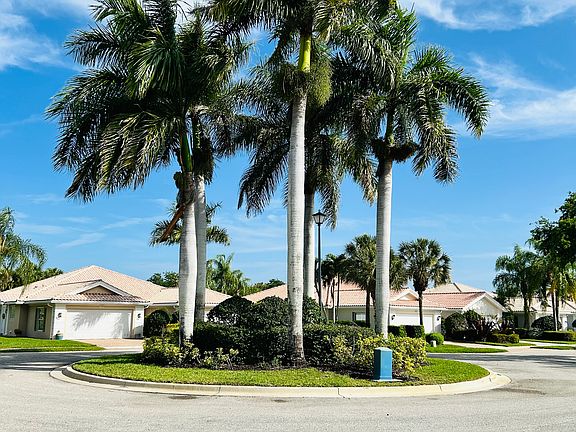 2nd image of 15401 Orlanda Dr