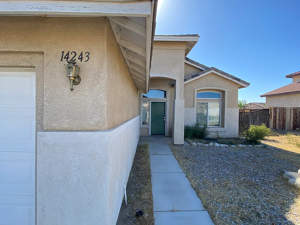 14243 Palm Ct