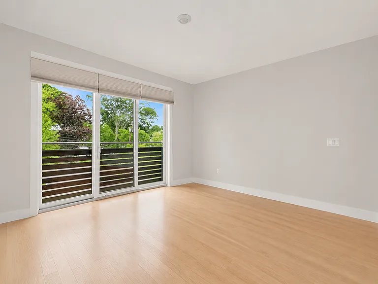 56 Old Field Point Rd #4 — Photo 12