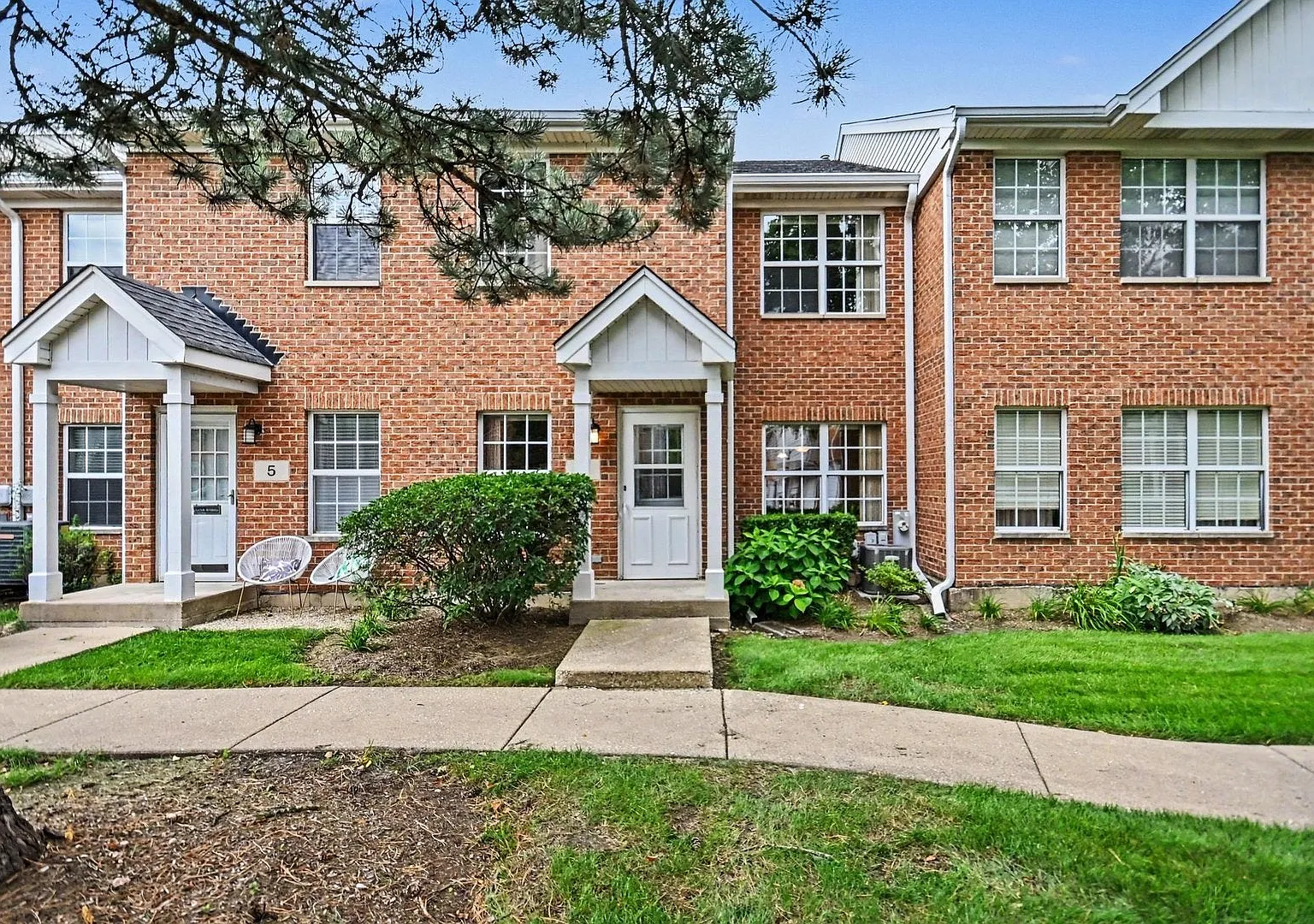 3 bed, 2.5 bath, 1482 sqft, $3,000 — Photo 2