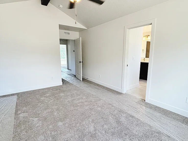 375 E 1600 N — Photo 25