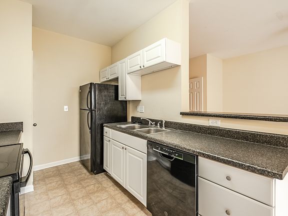 4th image of 104 Marbella Cir