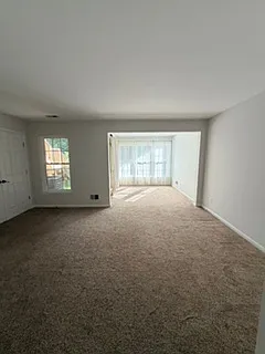 8 Crenshaw Ct — Photo 13