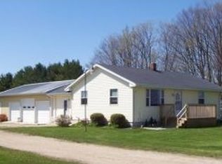 E7109 Jackson Rd, Algoma, WI 54201