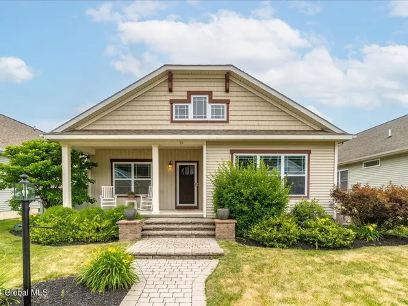 10 Vettura Court, Malta, NY 12020