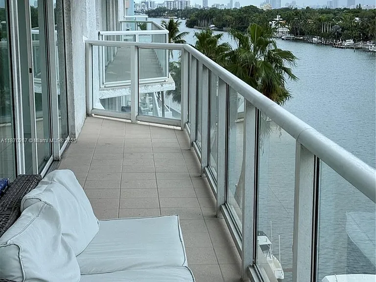 5900 Collins Ave #705 — Photo 3