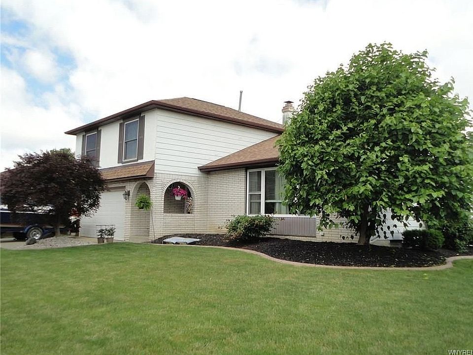 1st image of 2 Crownland Cir