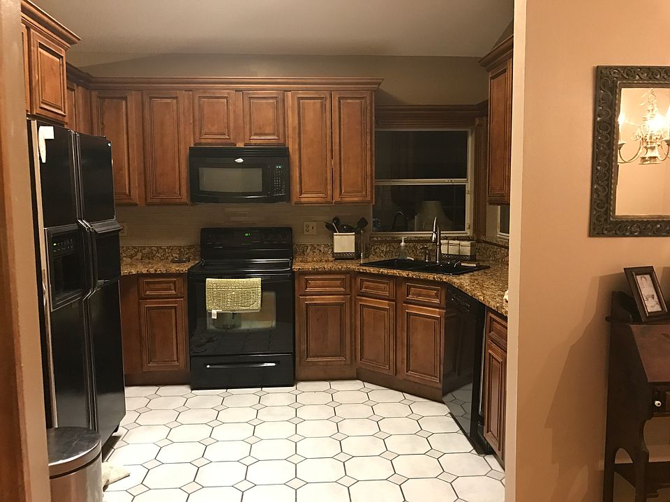 1st image of 2419 Summitview Dr