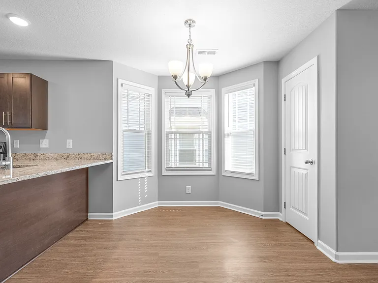 213 Woodland Valley Ln — Photo 15