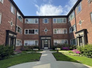 1316 Central St APT 1E, Evanston, IL 60201