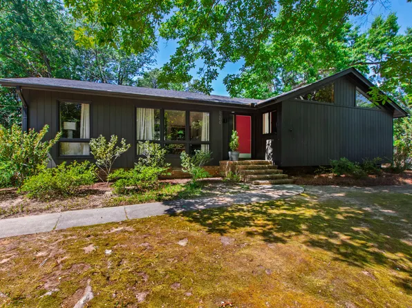 5200 Sedgefield Dr, Raleigh, NC 27609