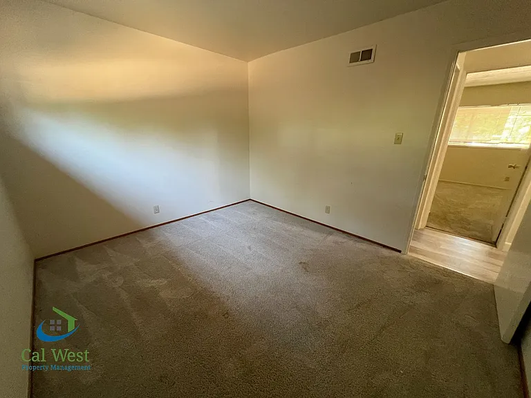 10600 E Estates Dr — Photo 24
