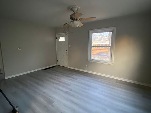 4th image of 1343 Kingsley Ave