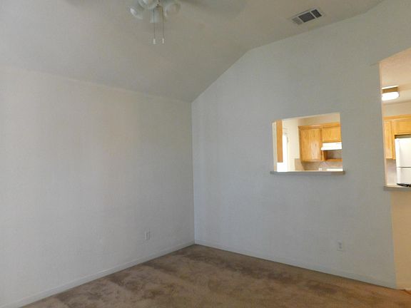 4th image of 4405 Thunder Creek Dr APT A