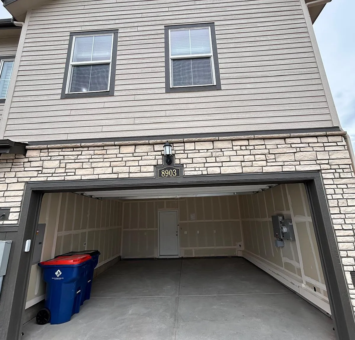 3 bed, 2.5 bath, 1533 sqft, $3,100 — Photo 3