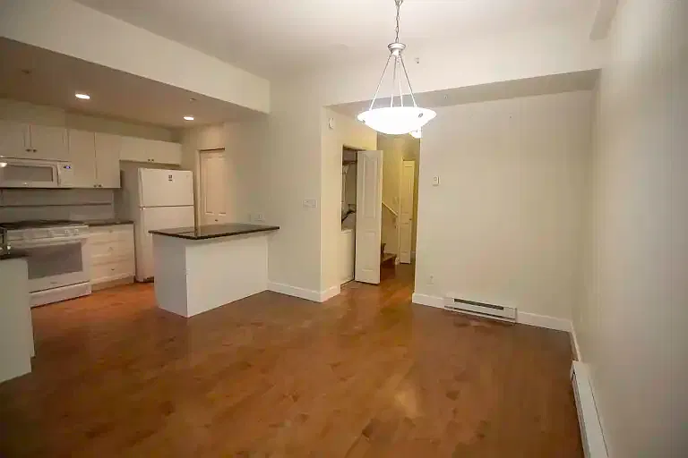 2 bed, 2.0 bath, 1234 sqft, $4,250 — Photo 3