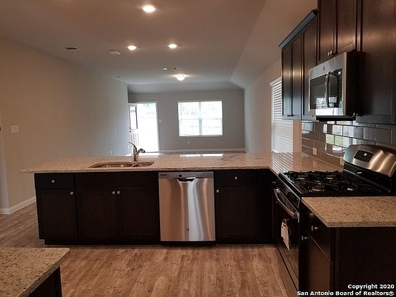 5th image of 6114 Akin Pl