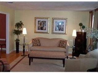 2 Wolfe Ter, Natick, MA 01760