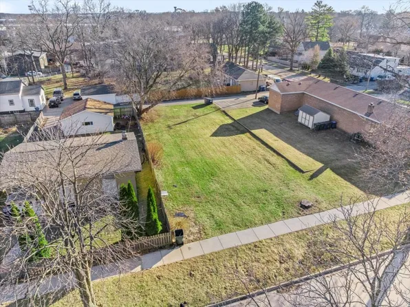 1413 20th St, North Chicago, IL 60064