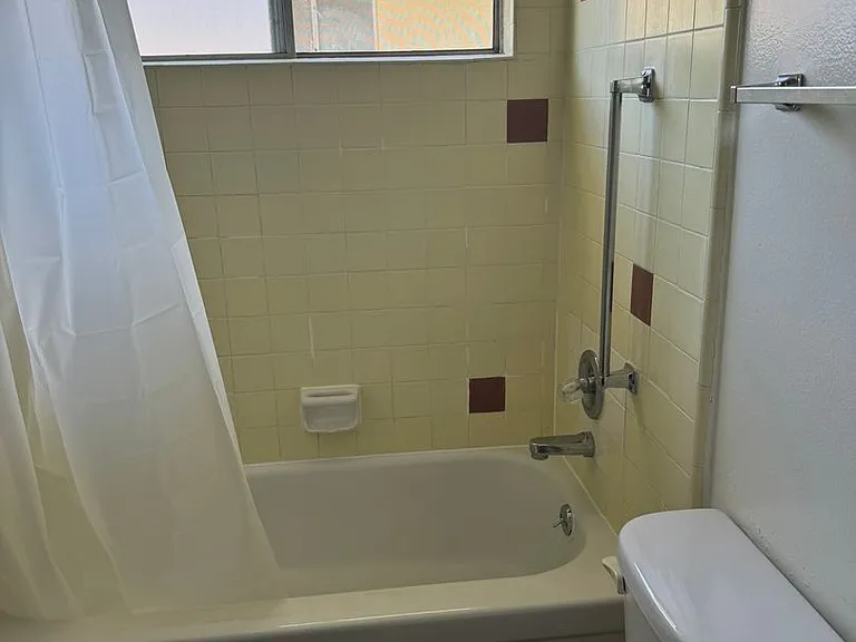 25248 Taylor St — Photo 2
