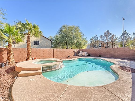 2nd image of 3604 La Scala Ct