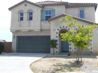 9059 Calico Ct, Oak Hills, CA 92344