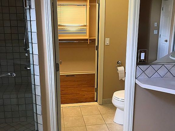 5th image of 7302 Autumn Hill Dr