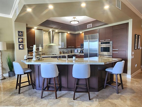 4th image of 701 SE 21st Avenue #407
