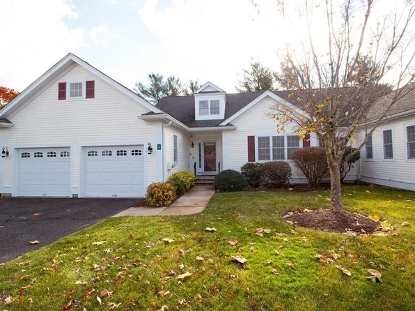 4 Bogey Way Unit 4, Lakeville, MA 02347