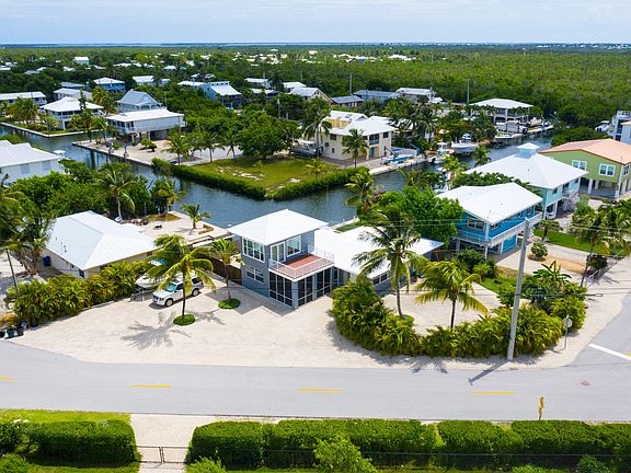 5th image of 1287 W Shore Dr