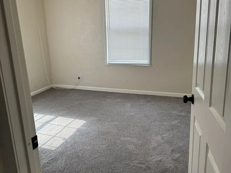 1132 E Main St — Photo 15