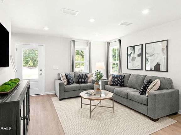 3rd image of 175 Castle Street