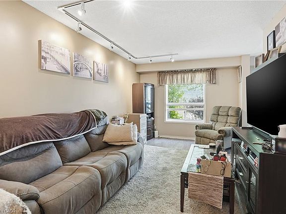 4th image of 565 Rymal Rd E #2