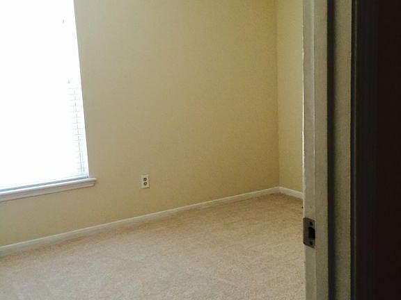 3rd image of 7511 Sunny Oaks Way