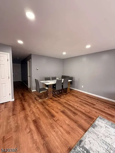 3 bed, 2.0 bath, $3,250 — Photo 3